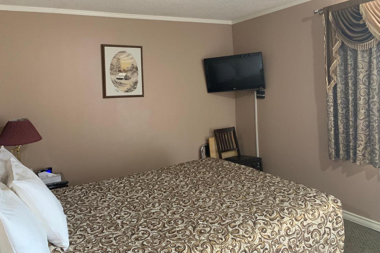 Lucien Motel Whitby Εξωτερικό φωτογραφία