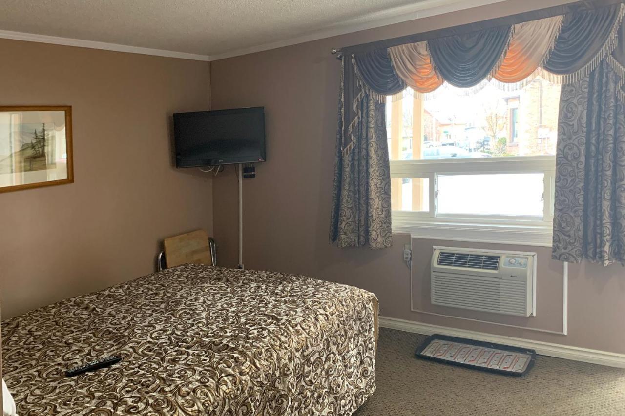 Lucien Motel Whitby Εξωτερικό φωτογραφία