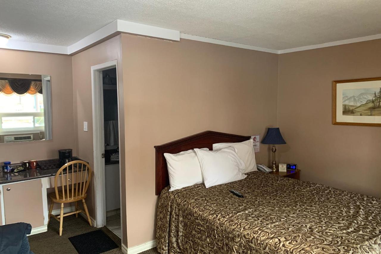 Lucien Motel Whitby Εξωτερικό φωτογραφία
