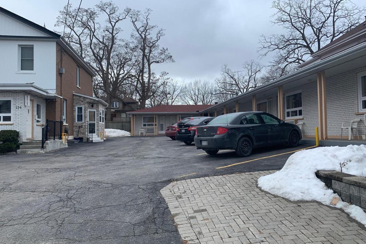 Lucien Motel Whitby Εξωτερικό φωτογραφία